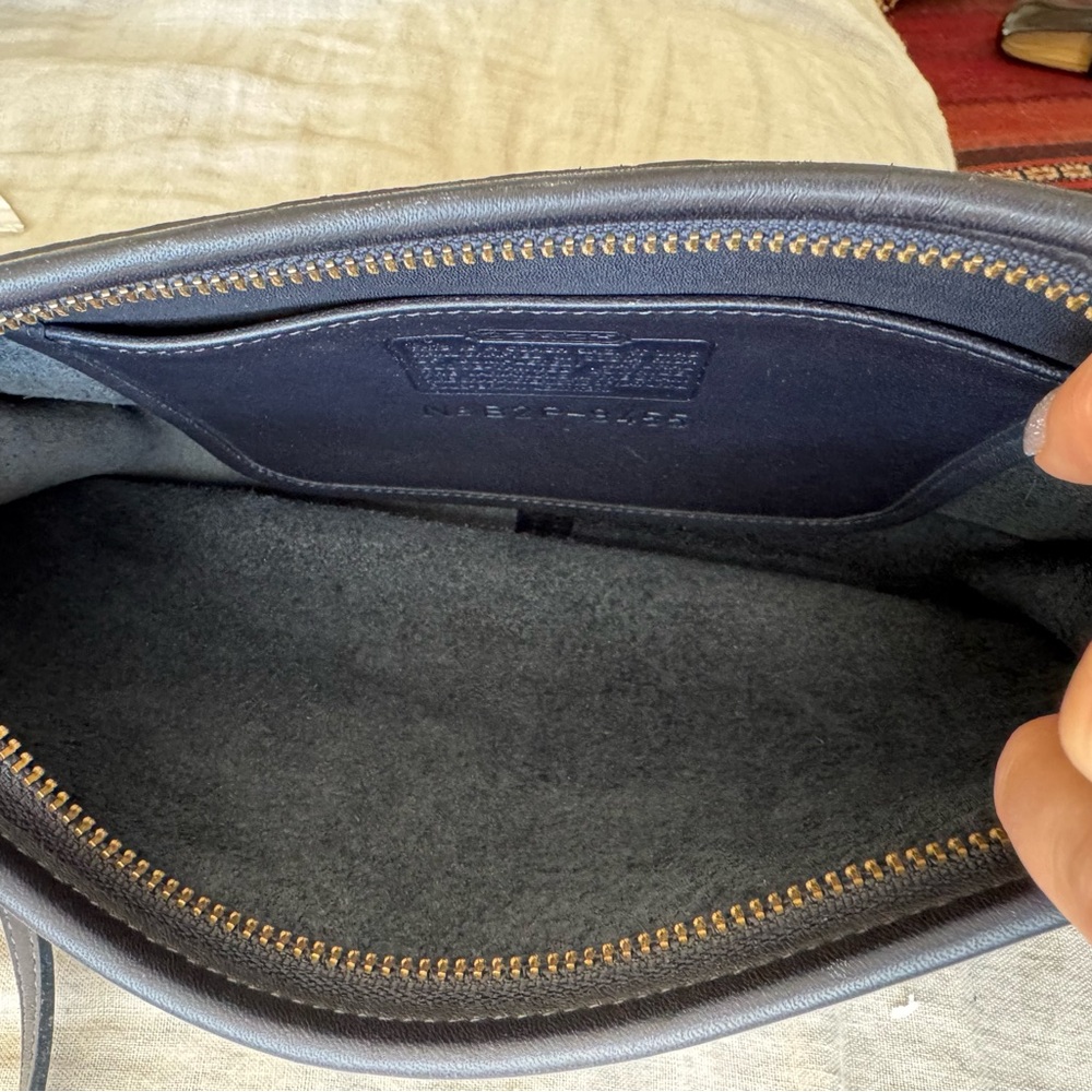 Vintage Coach Crossbody in Navy - Picture 5 of 6